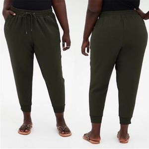 NWT Torrid Relaxed Fit Jogger Stretch Twill
Mid-Rise Pant Olive Green Size 1X